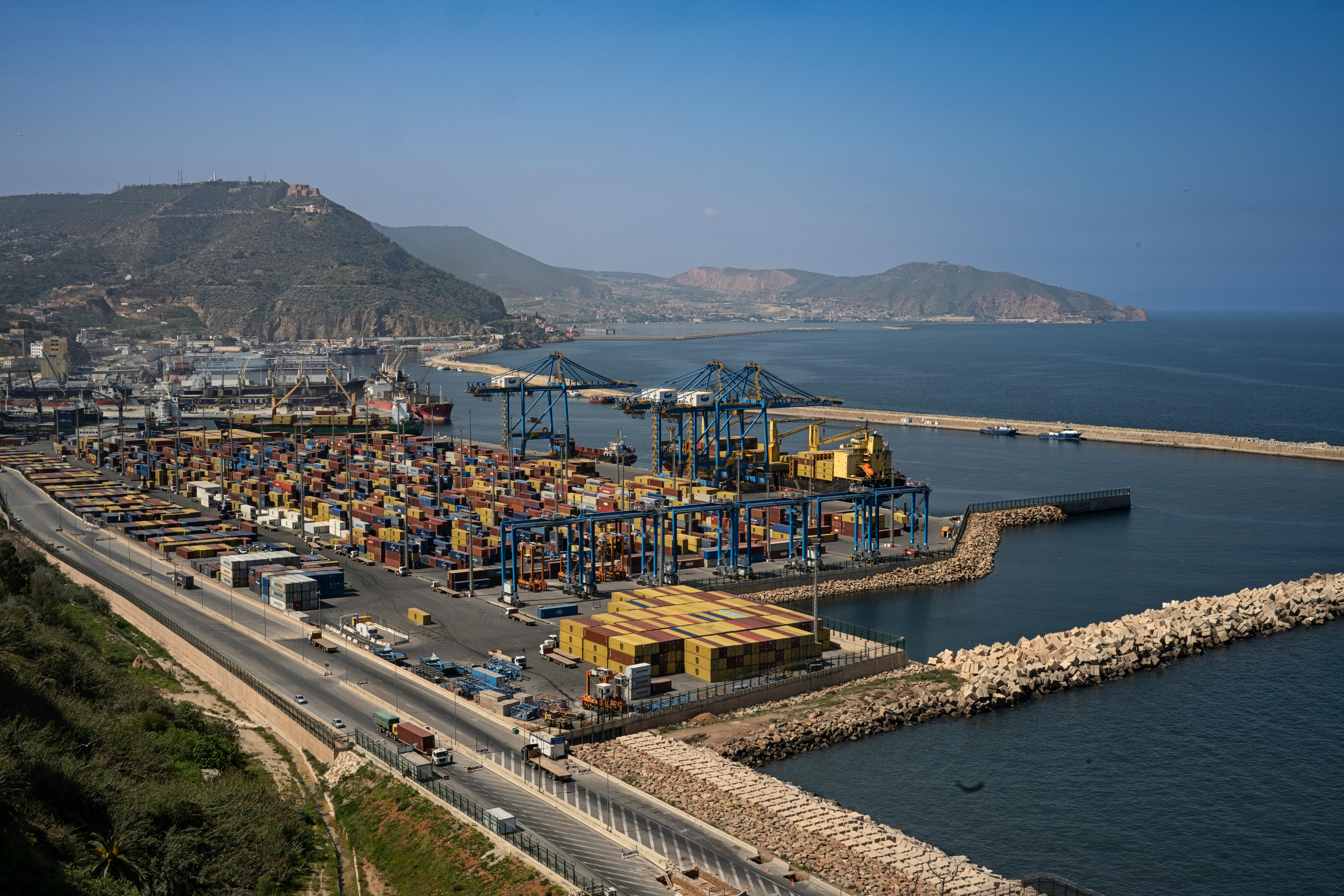 Conteneurs et logistique import-export MIGUU